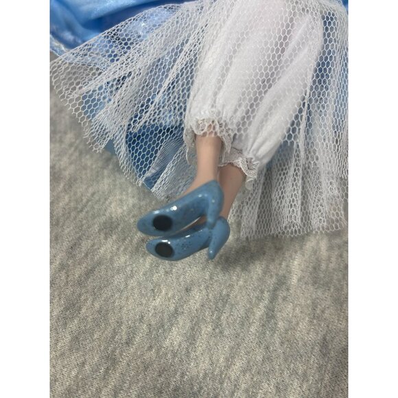 Disney Princess Cinderella Holiday Brass Key Porcelain Keepsake Doll - Picture 5 of 5